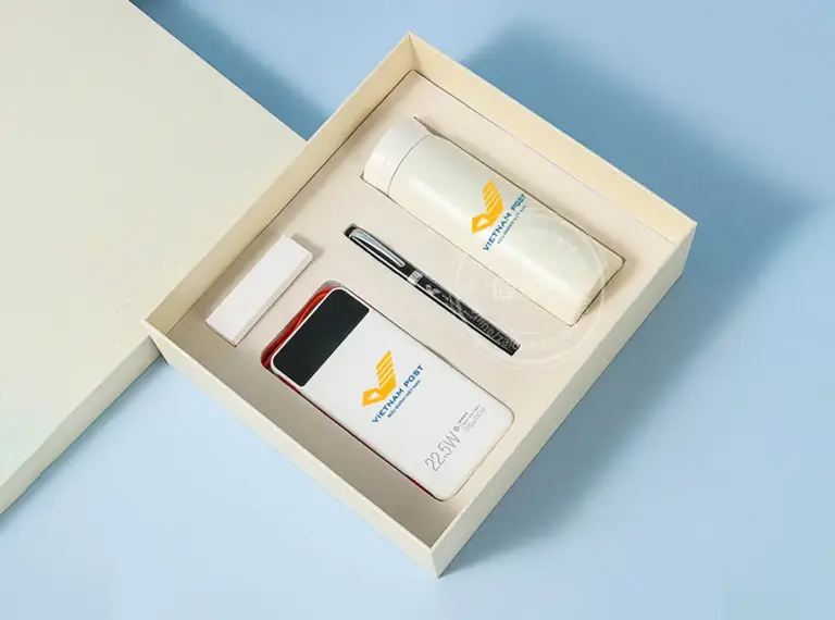 Set quà tặng khách hàng pin dự phòng bình,giữ nhiệt và bút ký KHL05