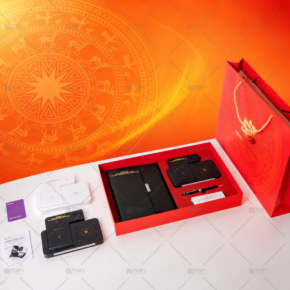 tron bộ set quà thành uỷ HCM