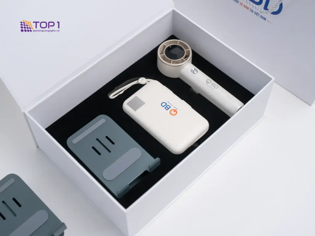 Quà tặng kỷ niệm thành lập SKP07 - chi tiết hộp cứng và khay mút